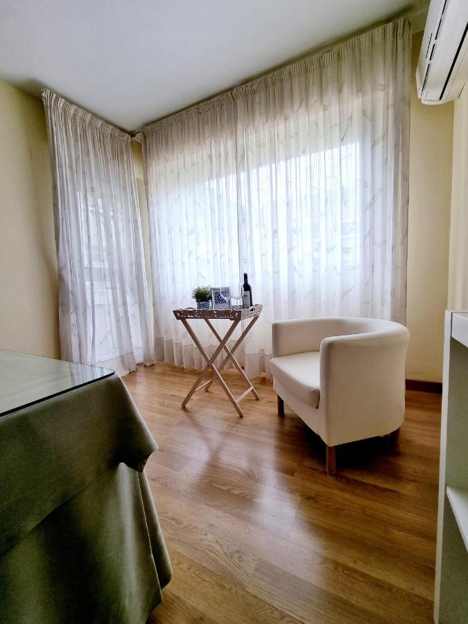 Hostfy Centro De Triana Apartamento *